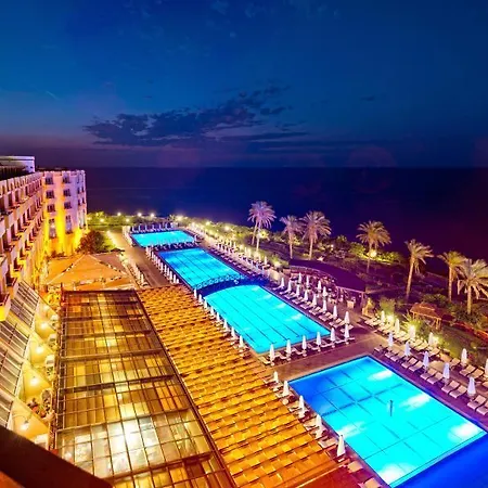 Merit Park & Casino מלון