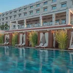 Отель Merit Park & Casino 5*