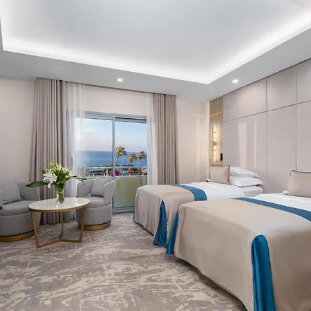 Merit Park & Casino Hotel 5*