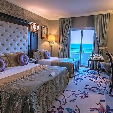 Merit Park & Casino Отель
