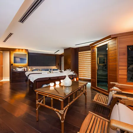 Merit Park & Casino Hotel 5*