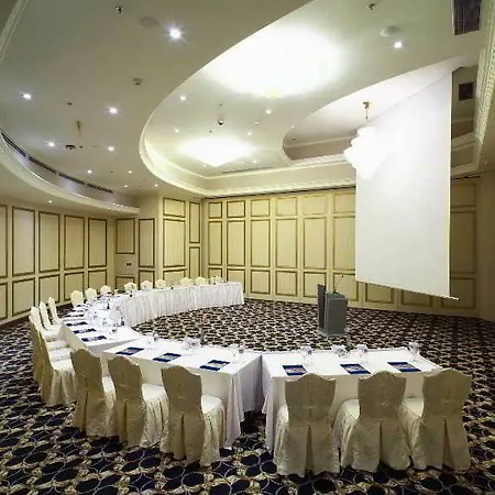 Merit Park & Casino Отель